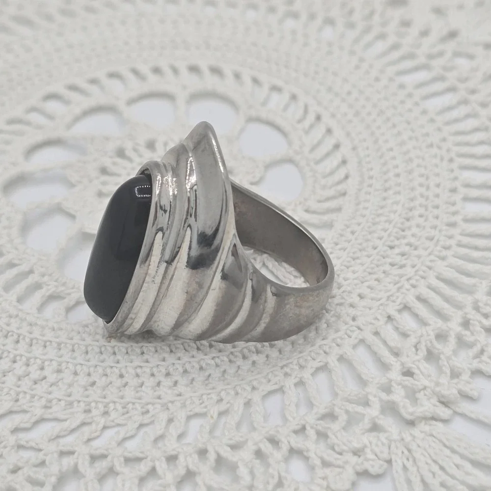 Vintage Ring Large Statement Oval Domed Pyramid Black Silver 18KGE
